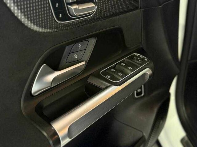 Белый Мерседес Е-Класс, объемом двигателя 0 л и пробегом 76 тыс. км за 31950 $, фото 14 на Automoto.ua