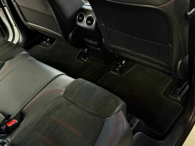 Белый Мерседес Е-Класс, объемом двигателя 0 л и пробегом 76 тыс. км за 31950 $, фото 21 на Automoto.ua