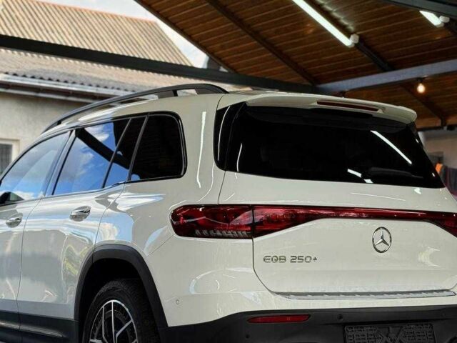 Белый Мерседес Е-Класс, объемом двигателя 0 л и пробегом 76 тыс. км за 31950 $, фото 2 на Automoto.ua