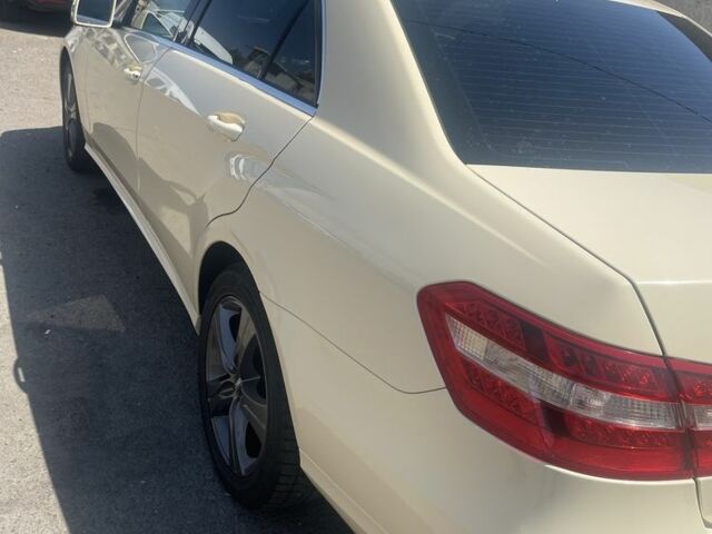 Бежевый Мерседес Е-Класс, объемом двигателя 2.1 л и пробегом 450 тыс. км за 8500 $, фото 4 на Automoto.ua