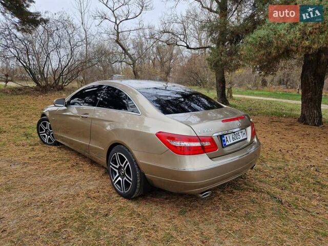 Бежевый Мерседес Е-Класс, объемом двигателя 2.99 л и пробегом 202 тыс. км за 15000 $, фото 4 на Automoto.ua