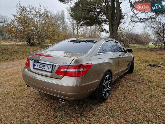 Бежевый Мерседес Е-Класс, объемом двигателя 2.99 л и пробегом 202 тыс. км за 15000 $, фото 3 на Automoto.ua
