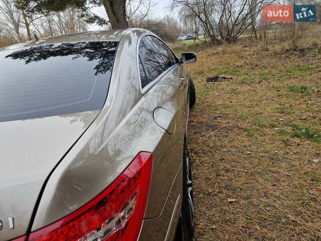 Бежевый Мерседес Е-Класс, объемом двигателя 2.99 л и пробегом 202 тыс. км за 15000 $, фото 15 на Automoto.ua