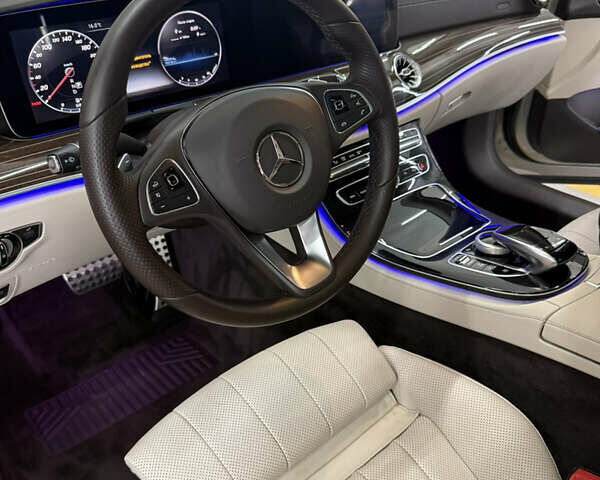 Бежевый Мерседес Е-Класс, объемом двигателя 3 л и пробегом 105 тыс. км за 34500 $, фото 3 на Automoto.ua