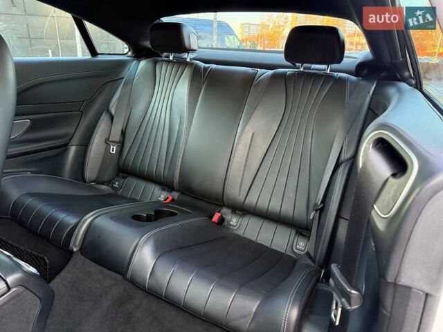 Бежевый Мерседес Е-Класс, объемом двигателя 3 л и пробегом 89 тыс. км за 34990 $, фото 7 на Automoto.ua