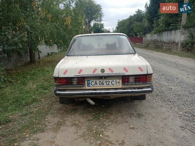 Бежевый Мерседес Е-Класс, объемом двигателя 2 л и пробегом 999 тыс. км за 700 $, фото 6 на Automoto.ua