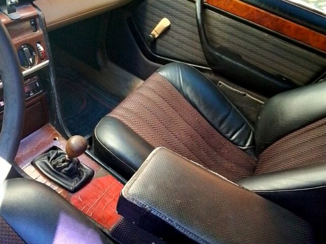 Бежевый Мерседес Е-Класс, объемом двигателя 2 л и пробегом 493 тыс. км за 1500 $, фото 2 на Automoto.ua