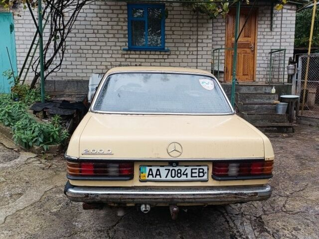 Бежевый Мерседес Е-Класс, объемом двигателя 2 л и пробегом 500 тыс. км за 716 $, фото 4 на Automoto.ua