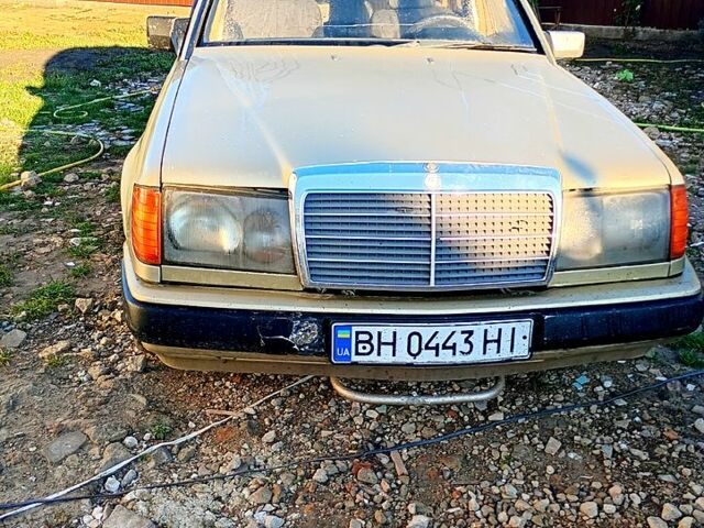 Бежевый Мерседес Е-Класс, объемом двигателя 3 л и пробегом 0 тыс. км за 1680 $, фото 3 на Automoto.ua