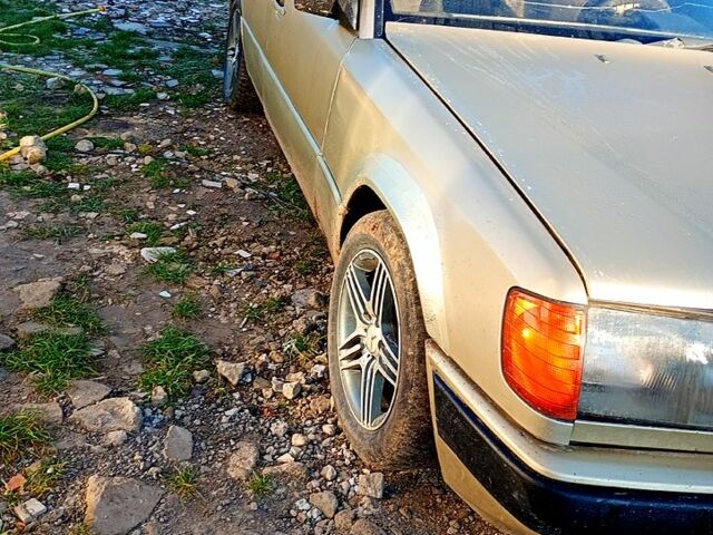 Бежевый Мерседес Е-Класс, объемом двигателя 3 л и пробегом 0 тыс. км за 1680 $, фото 2 на Automoto.ua