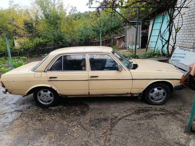 Бежевый Мерседес Е-Класс, объемом двигателя 2 л и пробегом 500 тыс. км за 716 $, фото 5 на Automoto.ua