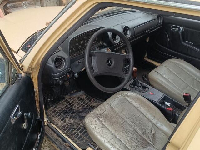 Бежевый Мерседес Е-Класс, объемом двигателя 2 л и пробегом 500 тыс. км за 716 $, фото 2 на Automoto.ua