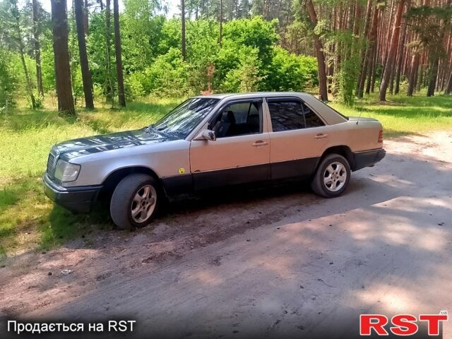 Бежевый Мерседес Е-Класс, объемом двигателя 2 л и пробегом 332 тыс. км за 1800 $, фото 7 на Automoto.ua