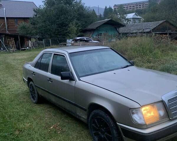 Бежевый Мерседес Е-Класс, объемом двигателя 2 л и пробегом 420 тыс. км за 1400 $, фото 7 на Automoto.ua