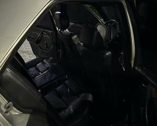 Бежевий Мерседес Е-Клас, об'ємом двигуна 3 л та пробігом 200 тис. км за 4200 $, фото 4 на Automoto.ua