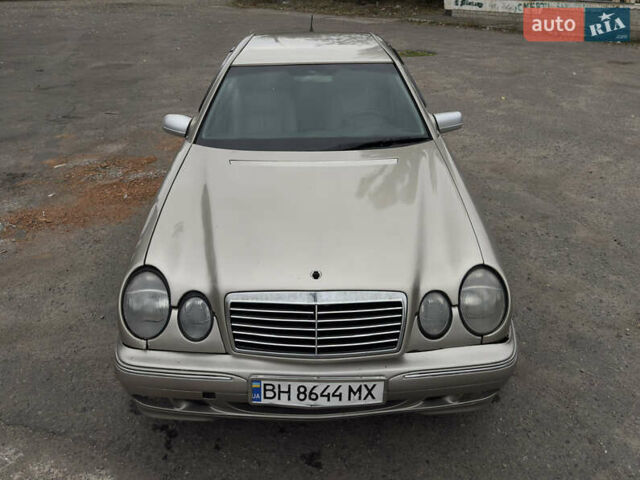 Бежевий Мерседес Е-Клас, об'ємом двигуна 3.2 л та пробігом 414 тис. км за 4200 $, фото 4 на Automoto.ua