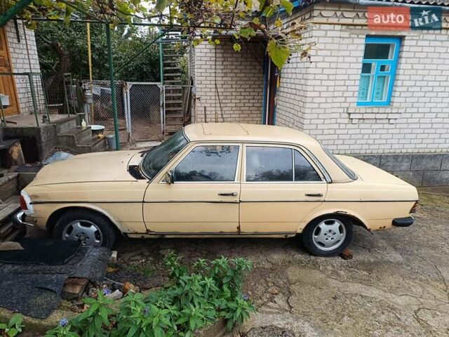 Бежевый Мерседес Е-Класс, объемом двигателя 2 л и пробегом 300 тыс. км за 750 $, фото 2 на Automoto.ua