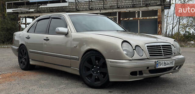 Бежевий Мерседес Е-Клас, об'ємом двигуна 3.2 л та пробігом 414 тис. км за 4200 $, фото 2 на Automoto.ua