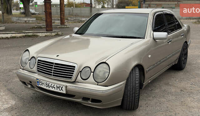 Бежевий Мерседес Е-Клас, об'ємом двигуна 3.2 л та пробігом 414 тис. км за 4200 $, фото 1 на Automoto.ua