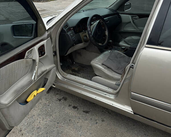 Бежевий Мерседес Е-Клас, об'ємом двигуна 3.2 л та пробігом 414 тис. км за 4200 $, фото 13 на Automoto.ua