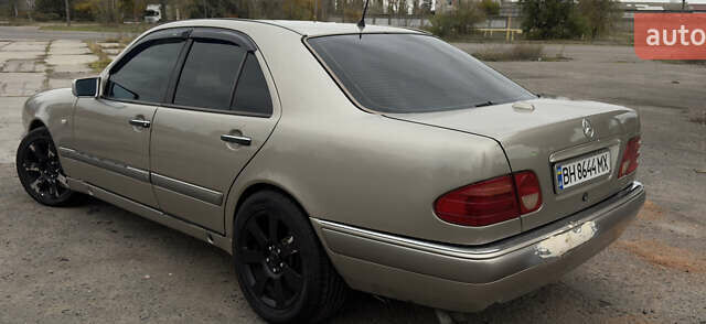 Бежевий Мерседес Е-Клас, об'ємом двигуна 3.2 л та пробігом 414 тис. км за 4200 $, фото 7 на Automoto.ua