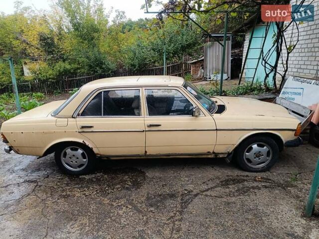 Бежевый Мерседес Е-Класс, объемом двигателя 2 л и пробегом 300 тыс. км за 750 $, фото 3 на Automoto.ua