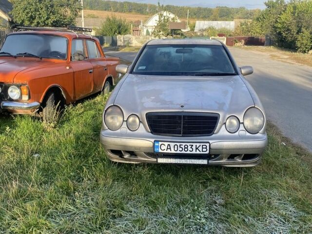 Мерседес Е-Класс 1999 в Умани на Automoto.ua Бежевый Мерседес Е-Класс, объемом двигателя 2.1 л и пробегом 3 тыс. км за 3100 $, фото 1 на Automoto.ua