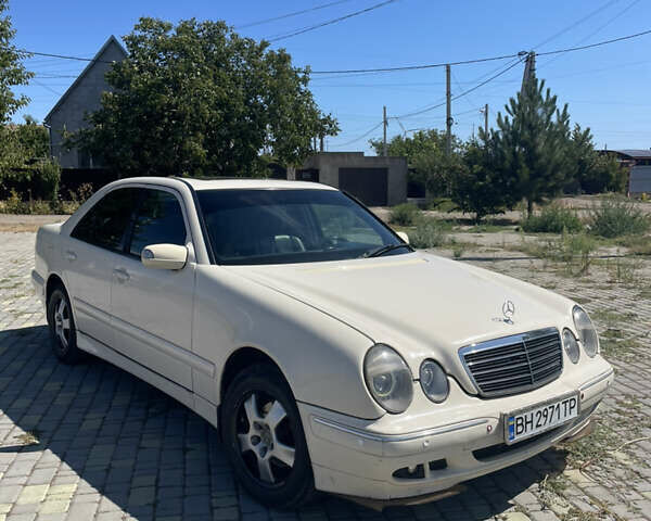 Бежевий Мерседес Е-Клас, об'ємом двигуна 2.15 л та пробігом 470 тис. км за 2999 $, фото 2 на Automoto.ua