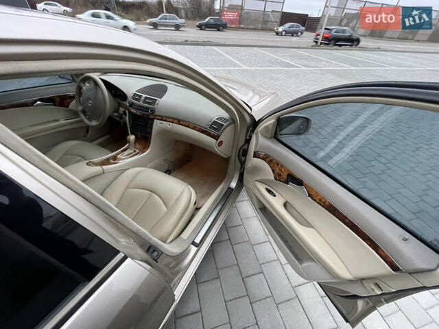 Бежевий Мерседес Е-Клас, об'ємом двигуна 2.6 л та пробігом 295 тис. км за 6200 $, фото 11 на Automoto.ua