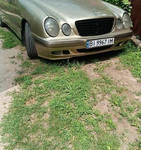 Бежевый Мерседес Е-Класс, объемом двигателя 2.1 л и пробегом 570 тыс. км за 4850 $, фото 2 на Automoto.ua