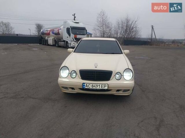 Бежевый Мерседес Е-Класс, объемом двигателя 2.2 л и пробегом 450 тыс. км за 2999 $, фото 1 на Automoto.ua