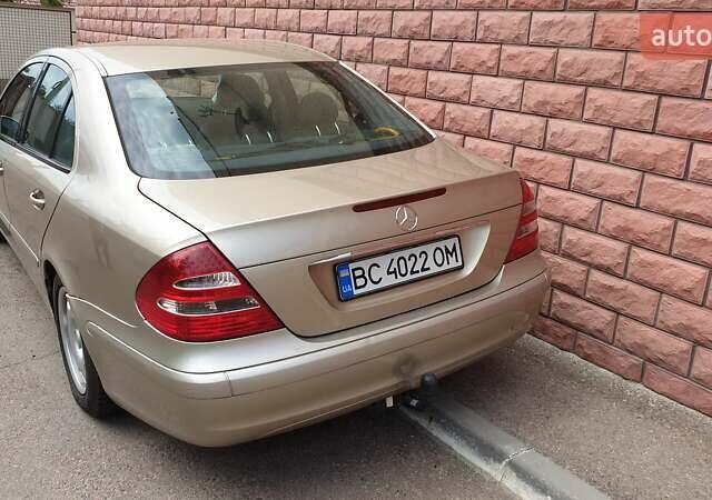 Бежевый Мерседес Е-Класс, объемом двигателя 2.6 л и пробегом 350 тыс. км за 7000 $, фото 3 на Automoto.ua