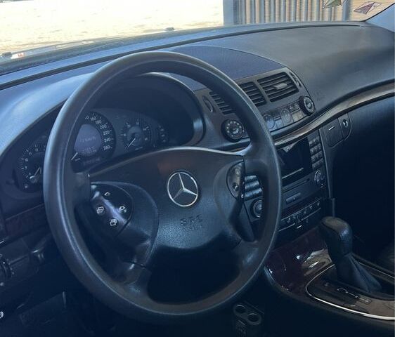 Бежевый Мерседес Е-Класс, объемом двигателя 0 л и пробегом 300 тыс. км за 2650 $, фото 7 на Automoto.ua