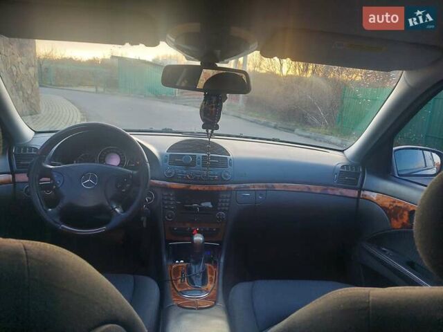 Бежевый Мерседес Е-Класс, объемом двигателя 3.2 л и пробегом 236 тыс. км за 6200 $, фото 8 на Automoto.ua