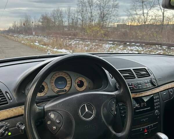 Бежевый Мерседес Е-Класс, объемом двигателя 2.15 л и пробегом 374 тыс. км за 6500 $, фото 16 на Automoto.ua