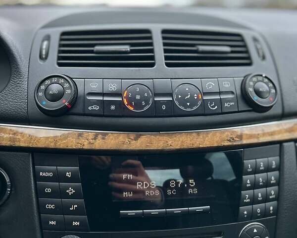 Бежевый Мерседес Е-Класс, объемом двигателя 2.15 л и пробегом 374 тыс. км за 6500 $, фото 23 на Automoto.ua