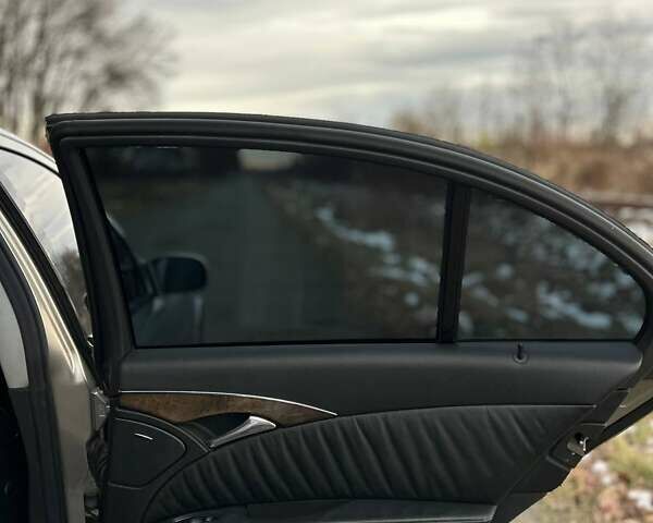 Бежевый Мерседес Е-Класс, объемом двигателя 2.15 л и пробегом 374 тыс. км за 6500 $, фото 8 на Automoto.ua