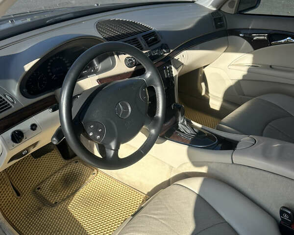 Бежевый Мерседес Е-Класс, объемом двигателя 2.6 л и пробегом 280 тыс. км за 6700 $, фото 6 на Automoto.ua