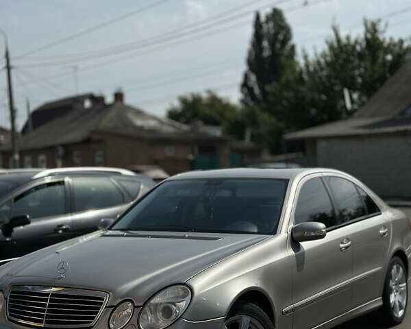 Бежевий Мерседес Е-Клас, об'ємом двигуна 3.22 л та пробігом 300 тис. км за 7500 $, фото 1 на Automoto.ua