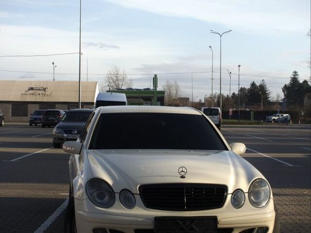 Бежевий Мерседес Е-Клас, об'ємом двигуна 2.2 л та пробігом 350 тис. км за 3150 $, фото 1 на Automoto.ua