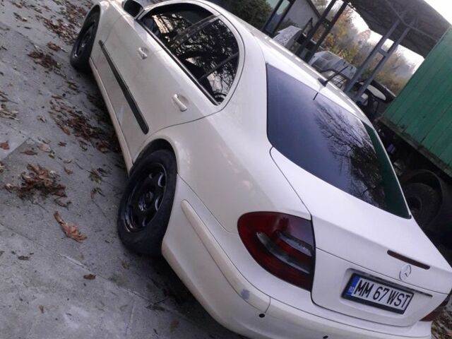 Бежевий Мерседес Е-Клас, об'ємом двигуна 2 л та пробігом 370 тис. км за 3150 $, фото 3 на Automoto.ua