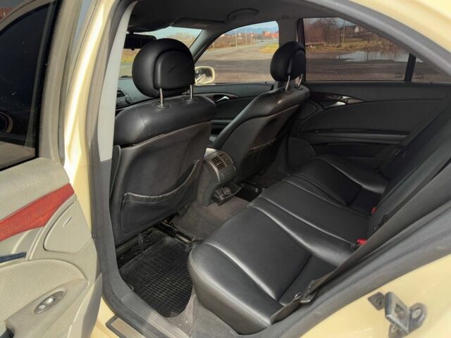 Бежевый Мерседес Е-Класс, объемом двигателя 2.2 л и пробегом 300 тыс. км за 3200 $, фото 6 на Automoto.ua