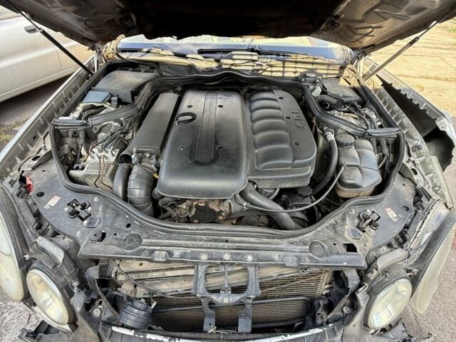 Бежевий Мерседес Е-Клас, об'ємом двигуна 3.2 л та пробігом 299 тис. км за 1100 $, фото 8 на Automoto.ua