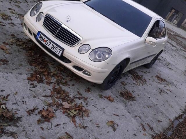 Бежевий Мерседес Е-Клас, об'ємом двигуна 2 л та пробігом 370 тис. км за 3150 $, фото 4 на Automoto.ua