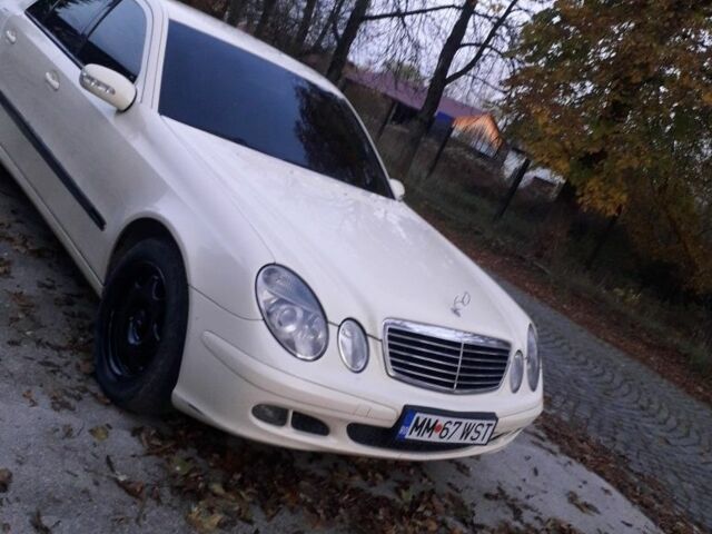 Бежевий Мерседес Е-Клас, об'ємом двигуна 2 л та пробігом 370 тис. км за 3150 $, фото 2 на Automoto.ua