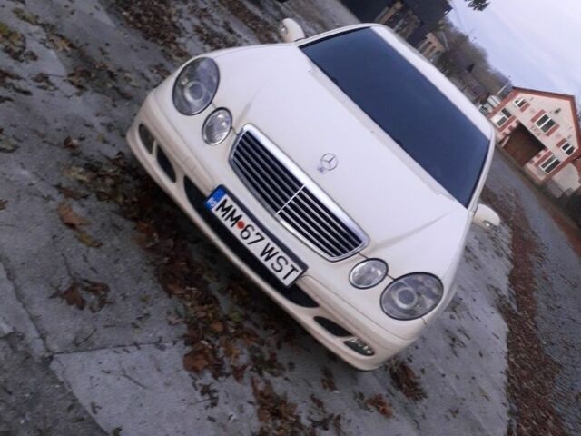 Бежевий Мерседес Е-Клас, об'ємом двигуна 2 л та пробігом 370 тис. км за 3150 $, фото 1 на Automoto.ua