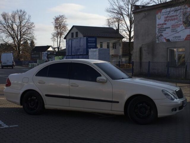 Бежевий Мерседес Е-Клас, об'ємом двигуна 2.2 л та пробігом 350 тис. км за 3150 $, фото 2 на Automoto.ua