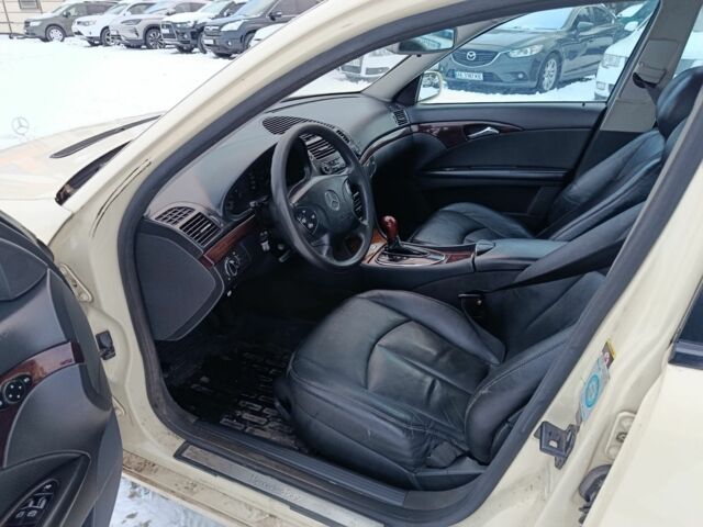 Бежевый Мерседес Е-Класс, объемом двигателя 2.2 л и пробегом 230 тыс. км за 5500 $, фото 10 на Automoto.ua