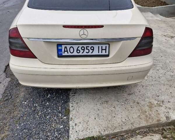 Бежевий Мерседес Е-Клас, об'ємом двигуна 1.8 л та пробігом 480 тис. км за 5050 $, фото 6 на Automoto.ua
