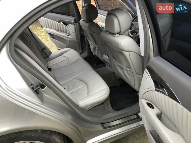 Бежевый Мерседес Е-Класс, объемом двигателя 3 л и пробегом 250 тыс. км за 6900 $, фото 9 на Automoto.ua